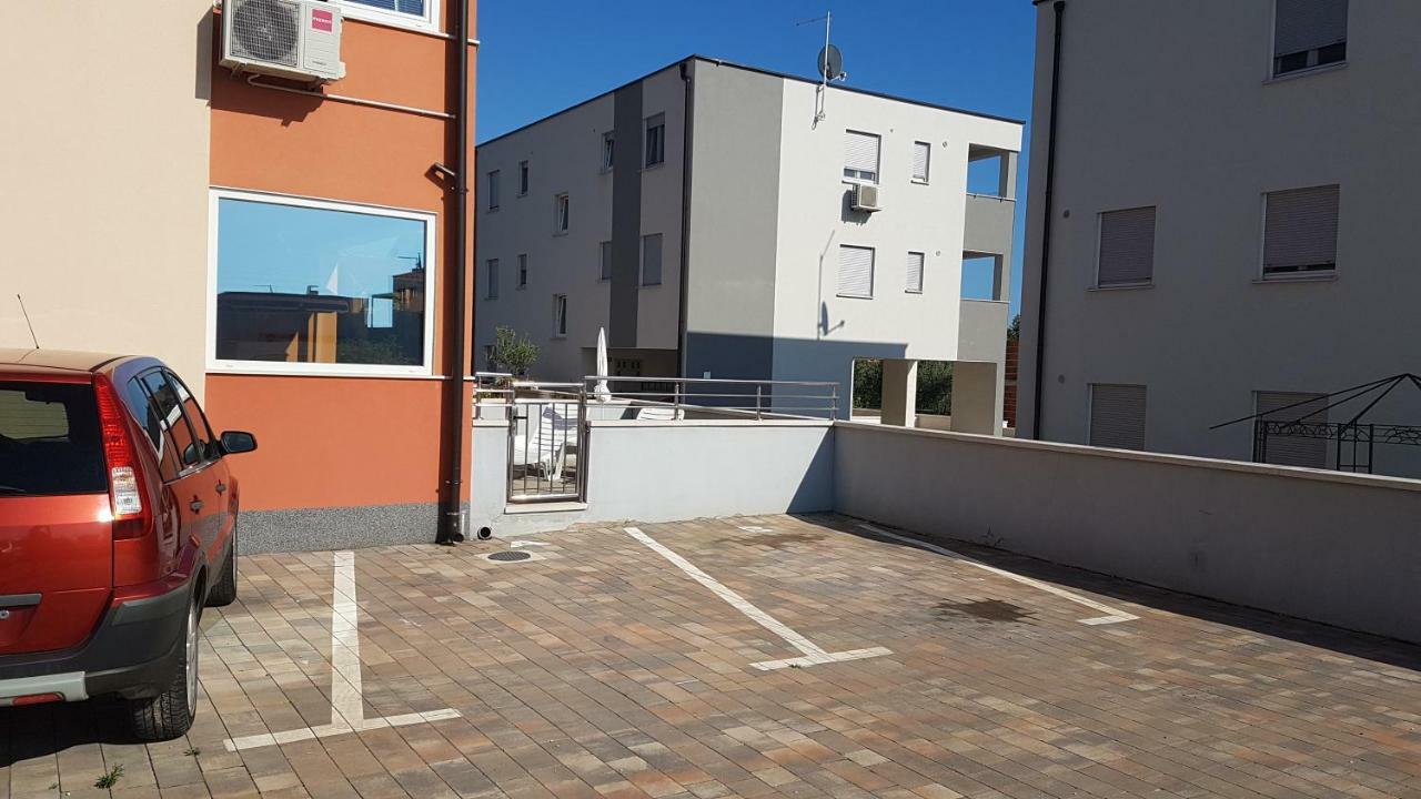 Apartment Orange Brist Пула Екстер'єр фото